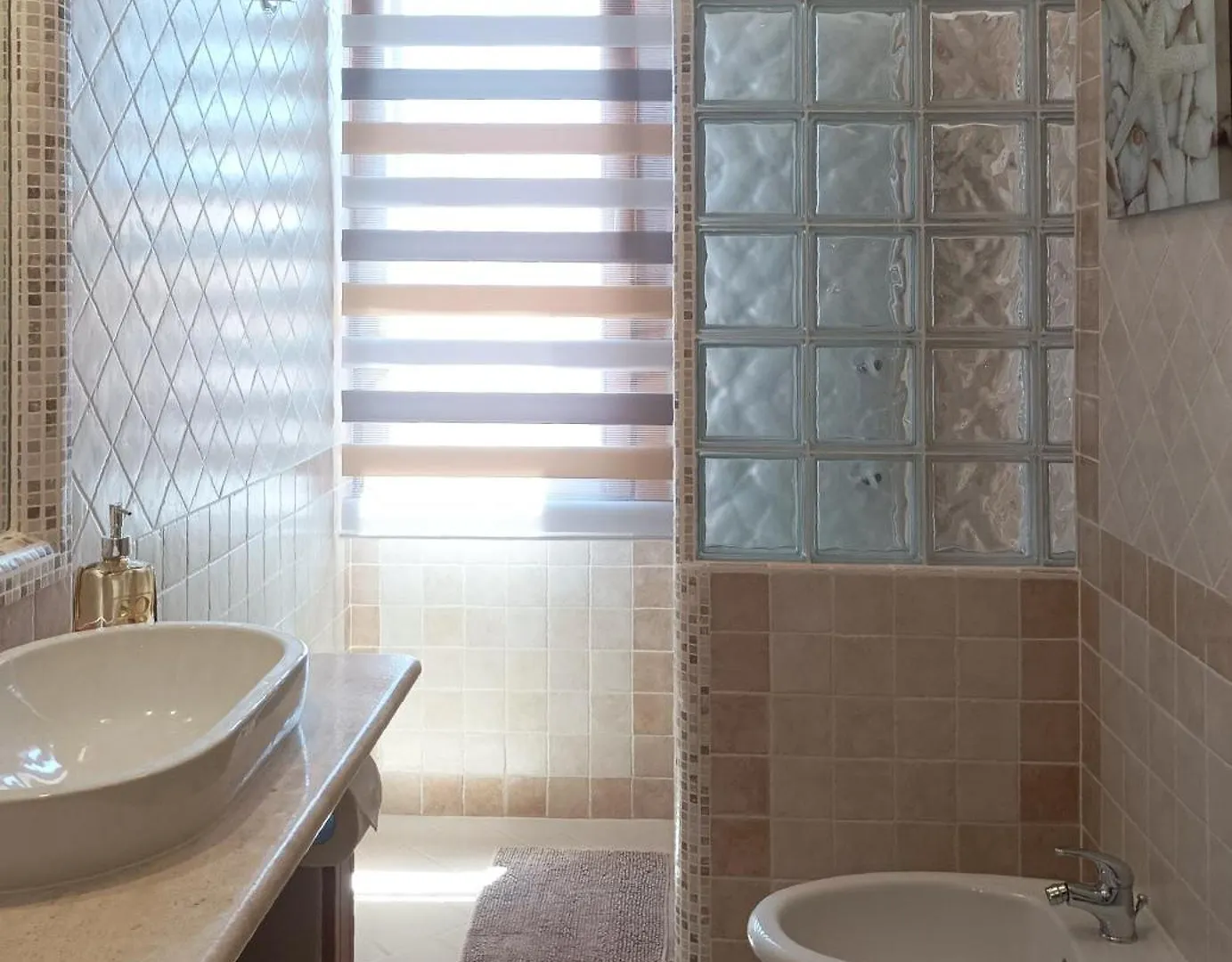 Bed & Breakfast The Roses Garden Bed and Breakfast La Maddalena